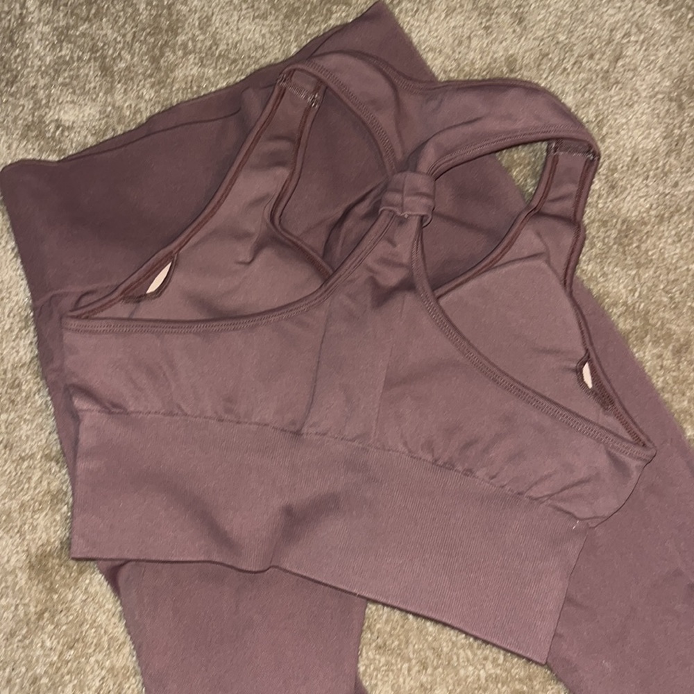 Amazon workout set - Picture 4 of 4
